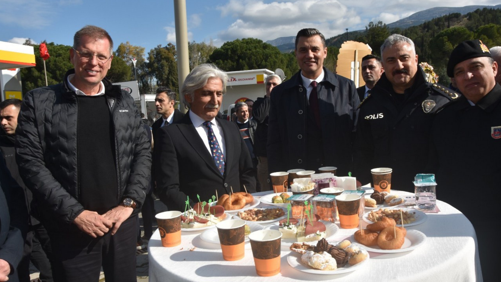 BAKAN ZKASAP NANU BEBEK VE OCUK OYUN ATOLYES AILIINDA